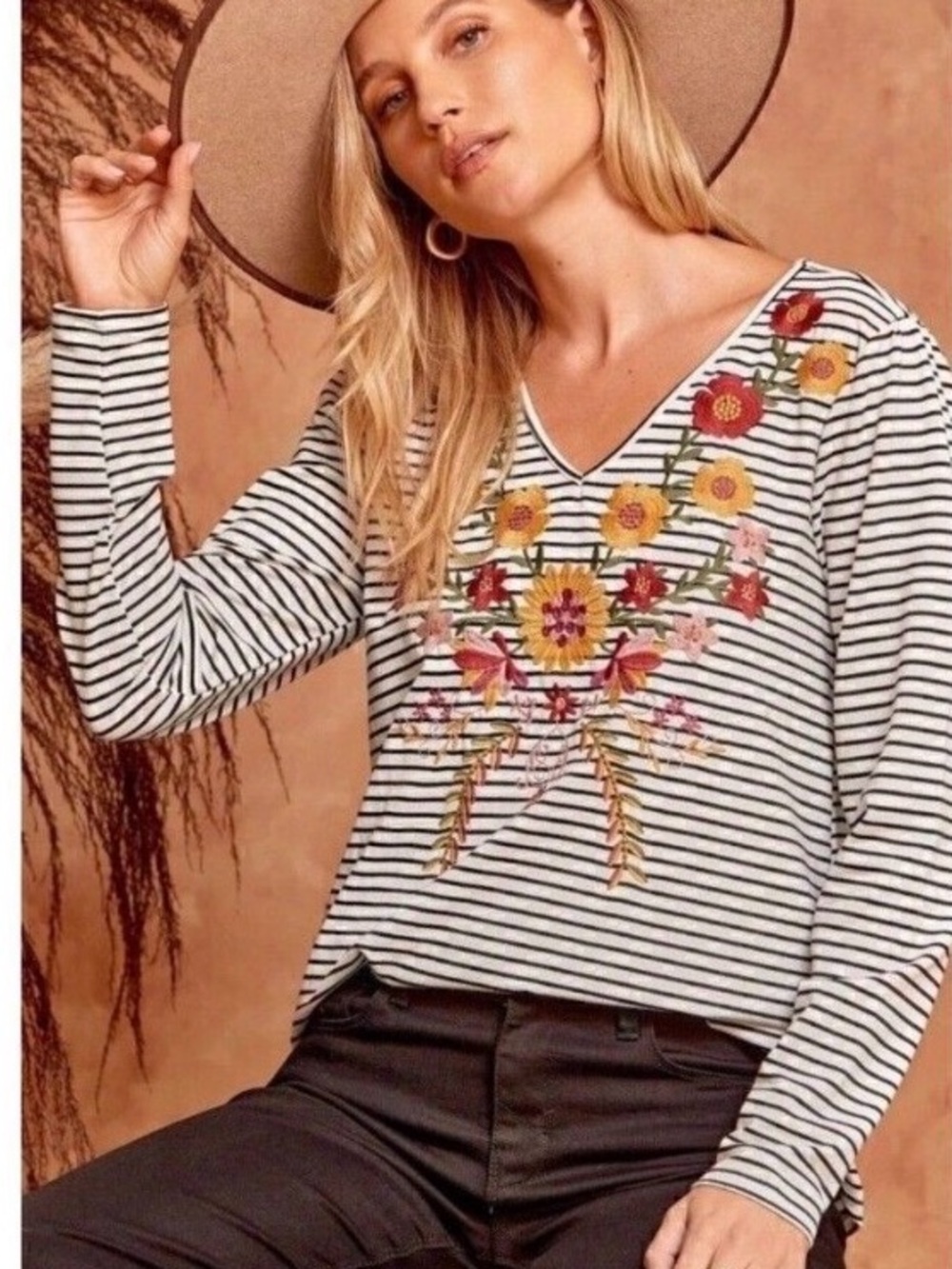NWT Savanna Jane Striped Floral Embroidered Top Size Medium